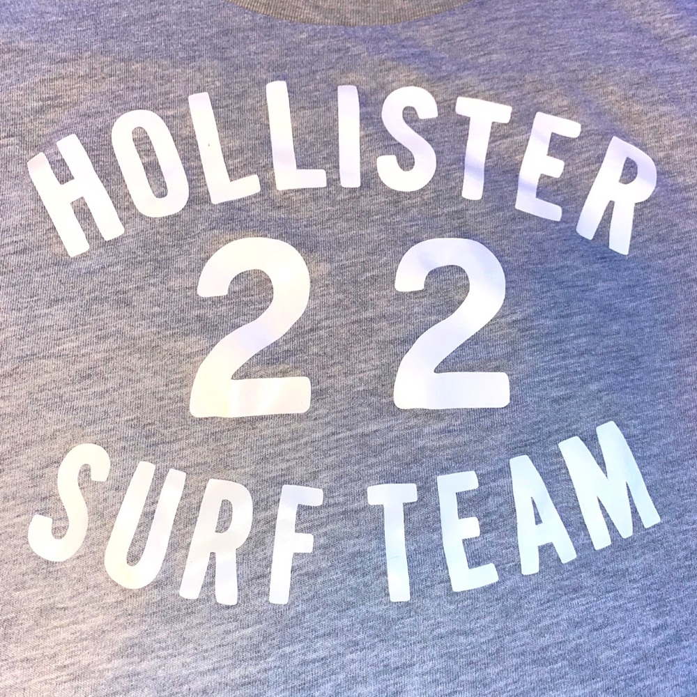 HOLLISTER XL BOYS GREY T-SHIRT !!